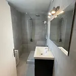 Apartmán #6 : 2 Pieces Dernier Etage Tres Calme 40m2 *